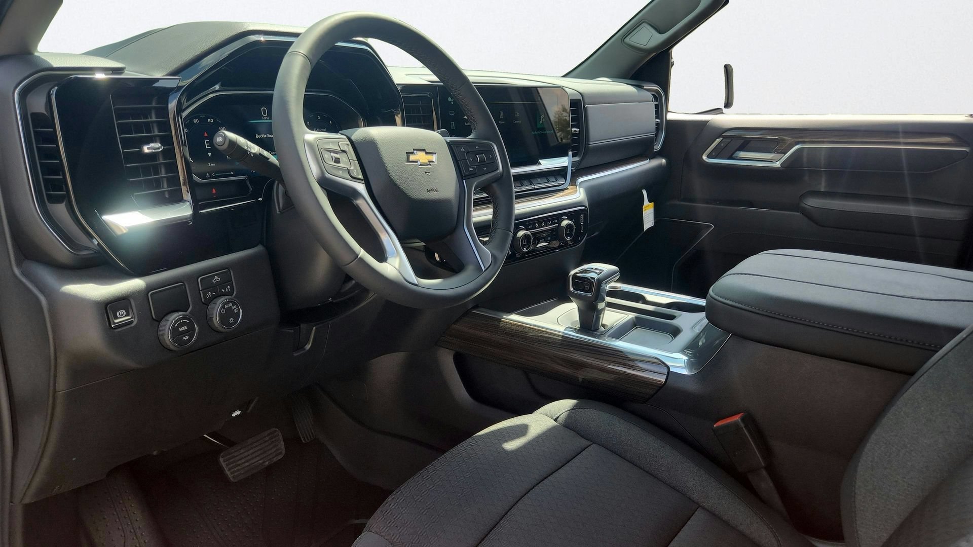 2026 Chevrolet Silverado 1500 LT - Photo 10