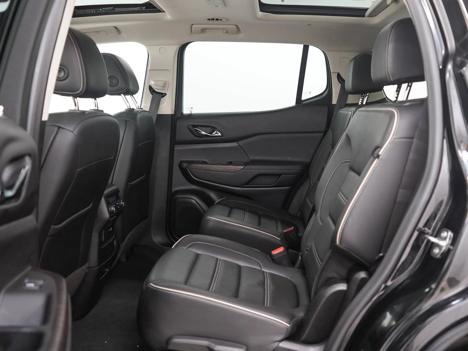 Used 2023 EBONY TWILIGHT METALLIC GMC Denali image 19