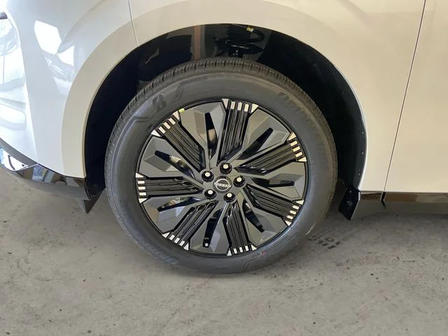 New 2026 White Nissan Platinum image 14