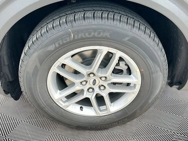 New 2026 Black Metallic Ford Active image 19
