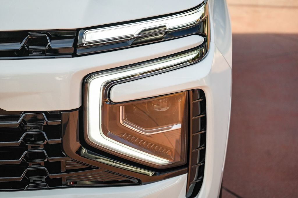 2026 Chevrolet Suburban LS - Photo 8