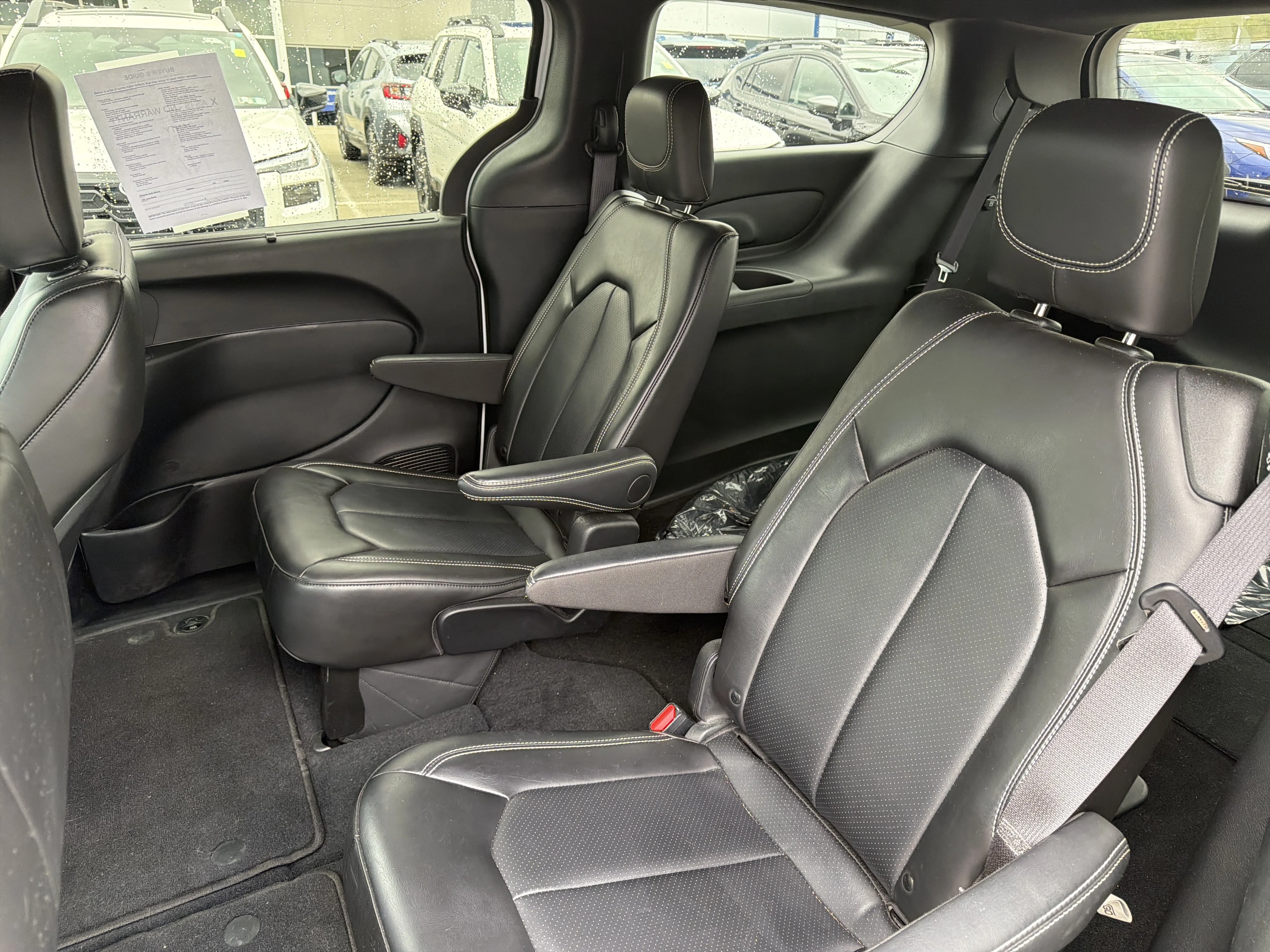2024 Chrysler Pacifica Touring L - Photo 9