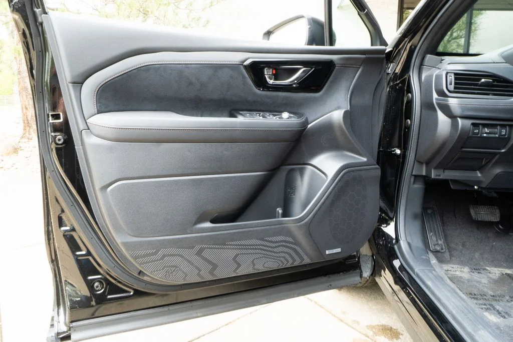 New 2026 CRYSTAL BLACK SILICA Subaru Sport Onyx Edition image 7
