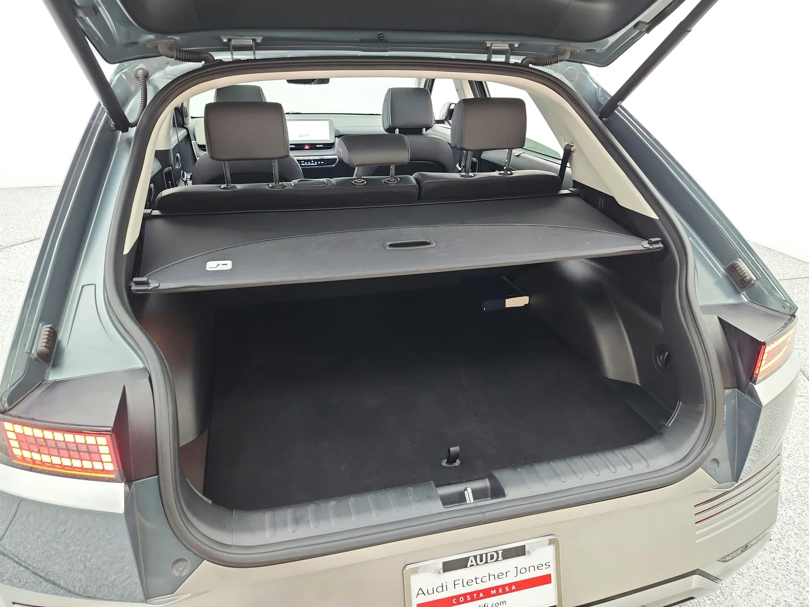 Used 2024 Digital Teal Hyundai Limited RWD image 21