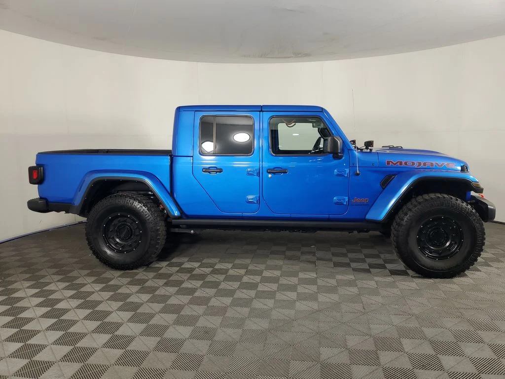 Used 2021 Blue Jeep Mojave image 3