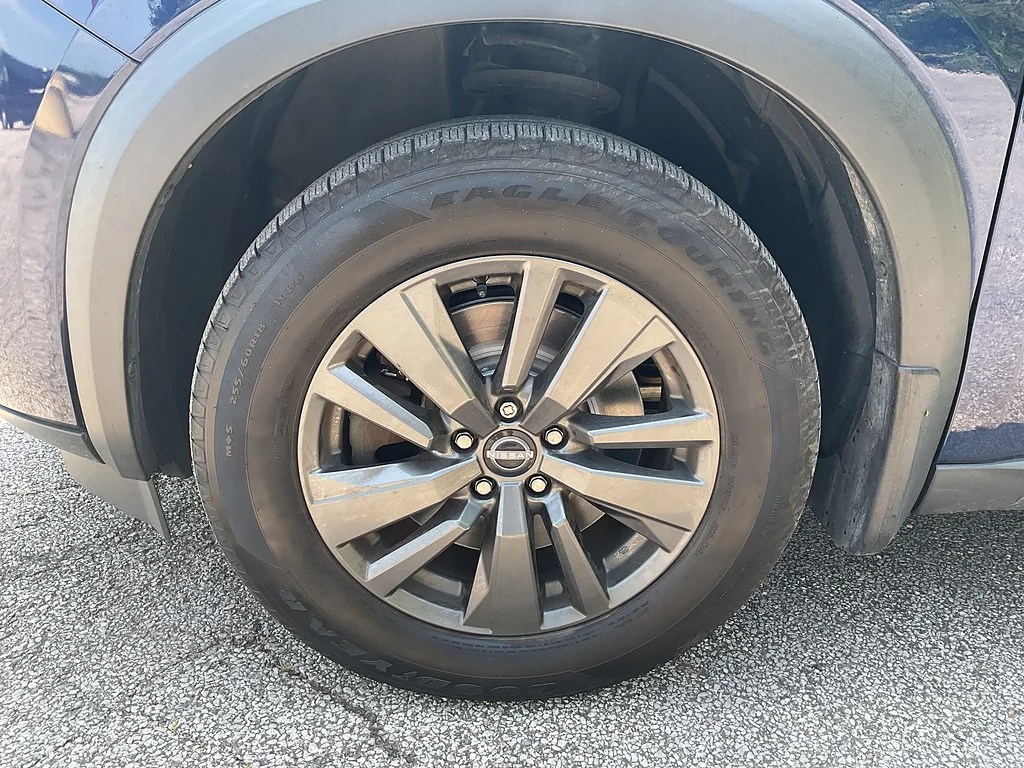 Used 2022 Deep Ocean Blue Pearl Nissan SV image 17