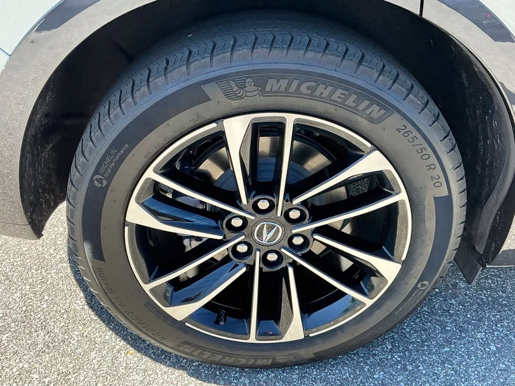 Used 2024  Acura Base image 16