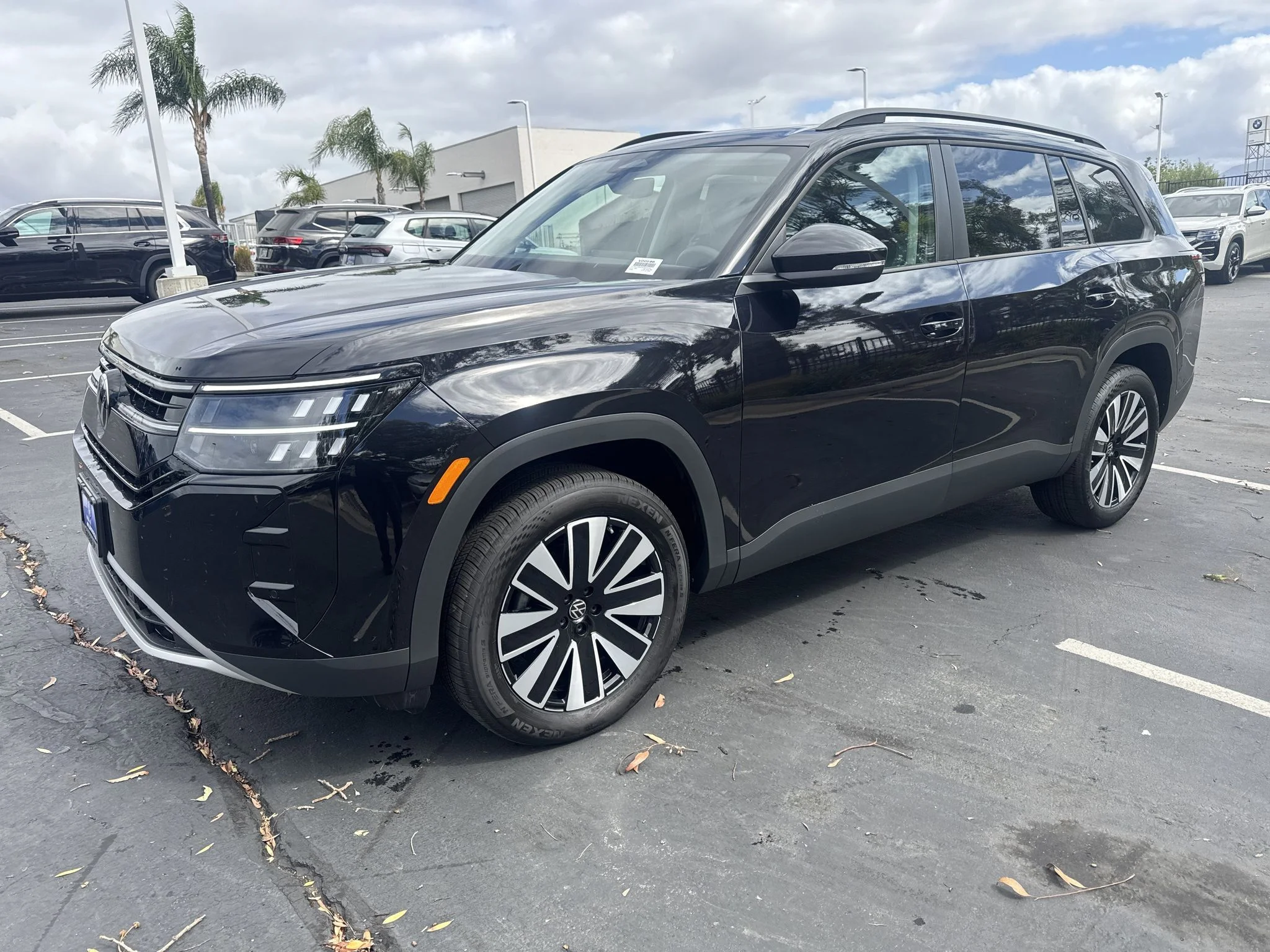 New 2027 Deep Black Pearl Volkswagen SE w/Technology image 3
