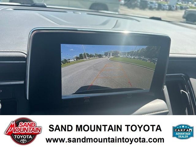 Used 2023 White GMC SLT image 25
