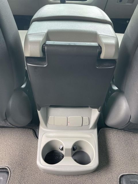 2018 Kia Sedona LX - Photo 11