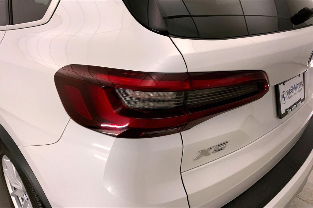 Used 2023 Mineral White Metallic BMW  image 28