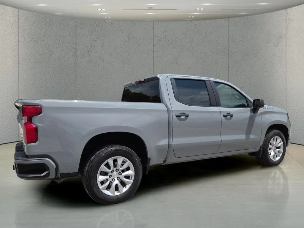 Used 2024 Slate Gray Metallic Chevrolet Custom image 4