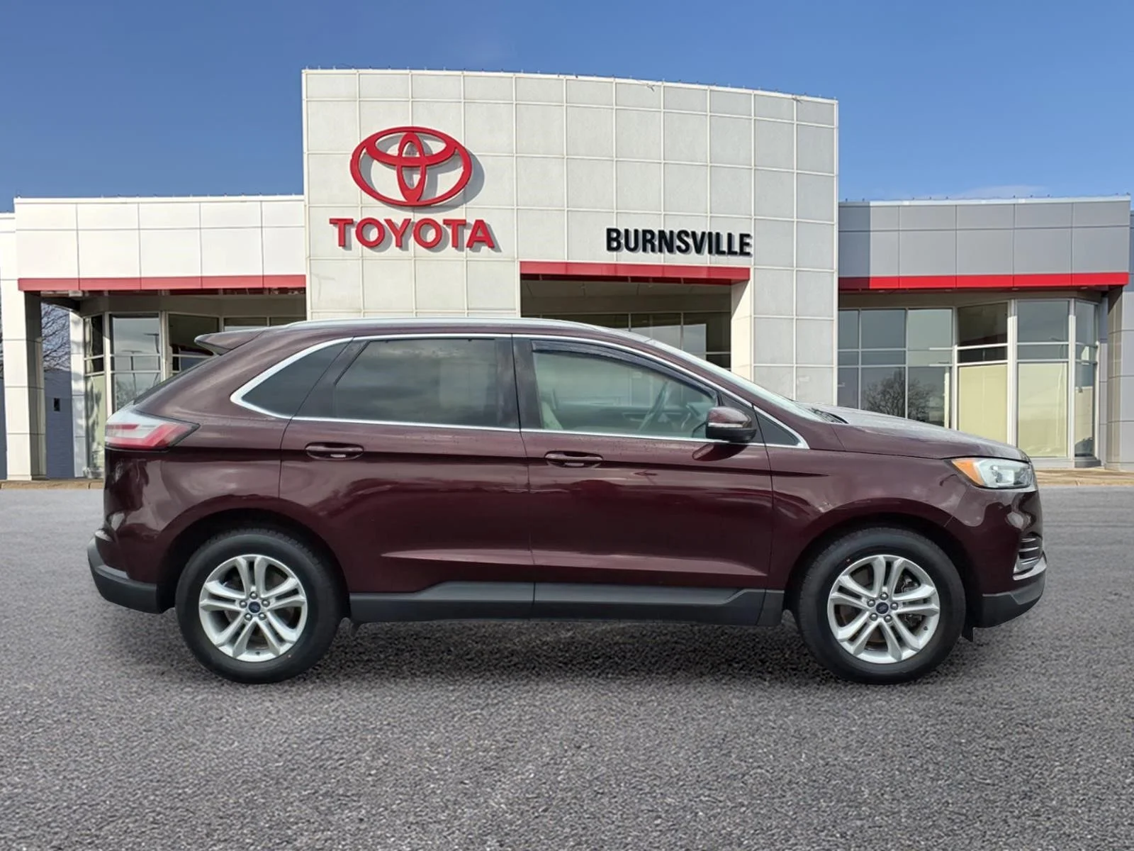 Used 2019 Ford Edge SEL with VIN 2FMPK4J91KBB37135 for sale in Burnsville, Minnesota