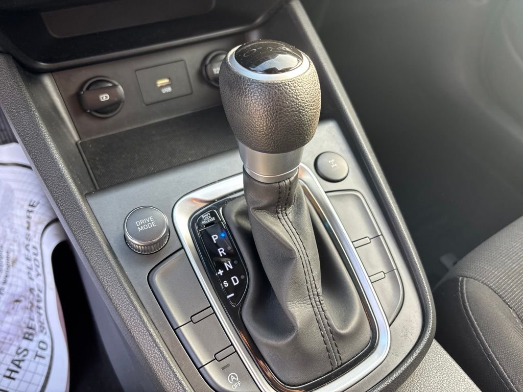 Used 2022 Silver Hyundai SEL image 27