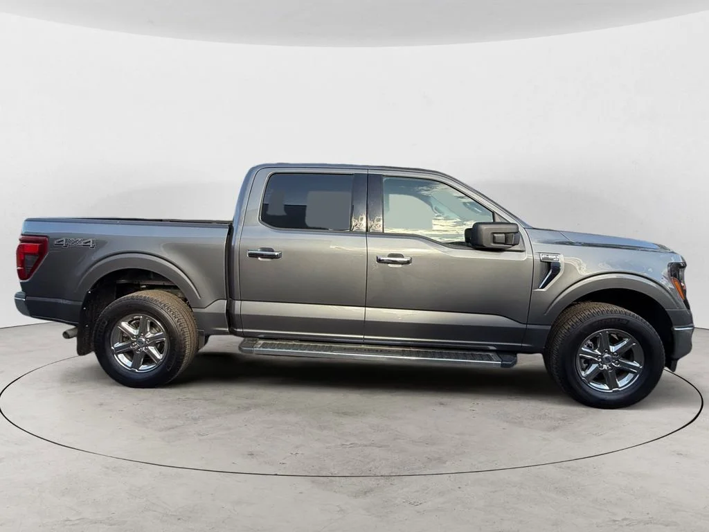 Certified Used 2025 Gray Ford XLT image 5