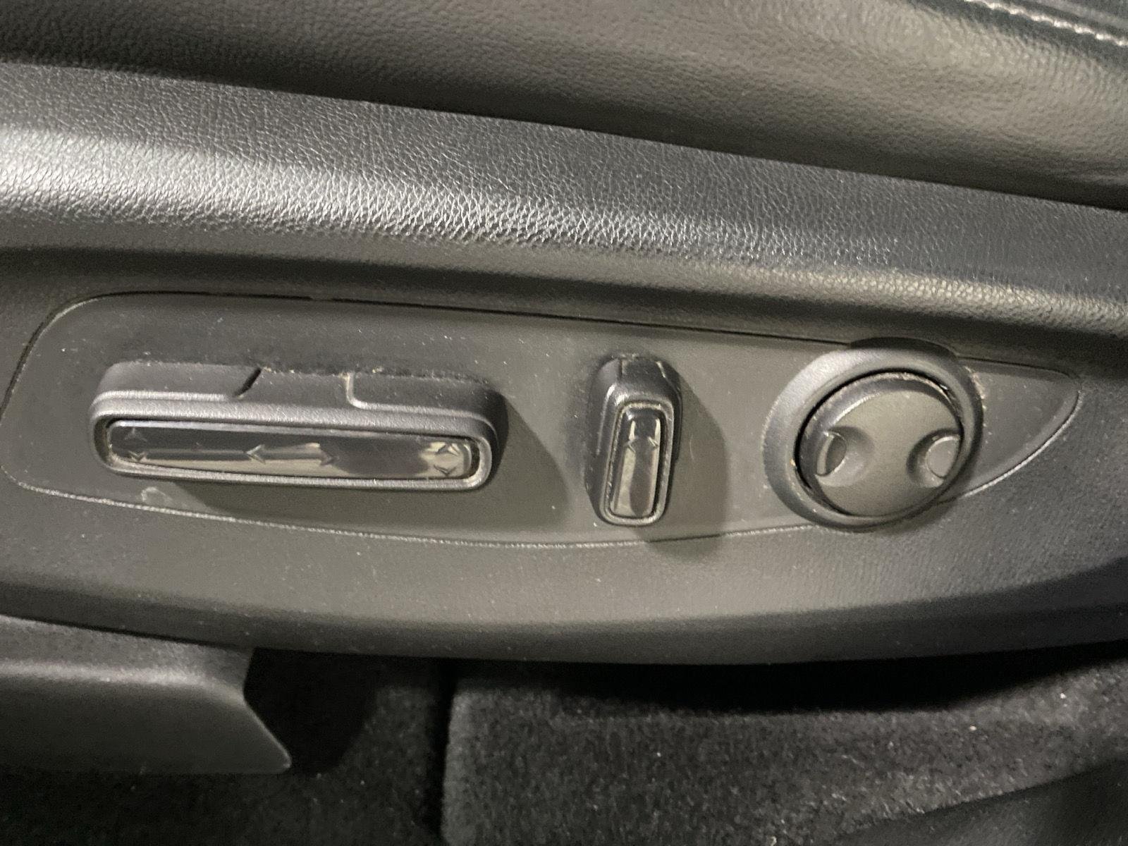 Used 2023 Lunar Silver Metallic Honda EX-L image 18
