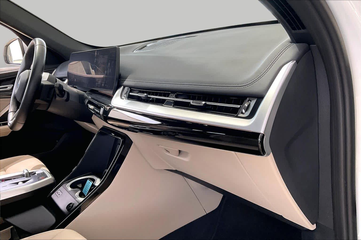 Used 2023 Alpine White BMW xDrive28i image 19