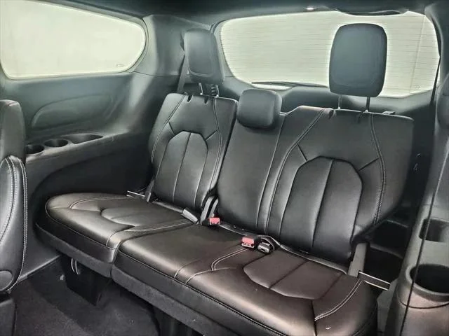 2026 Chrysler Pacifica Select - Photo 31