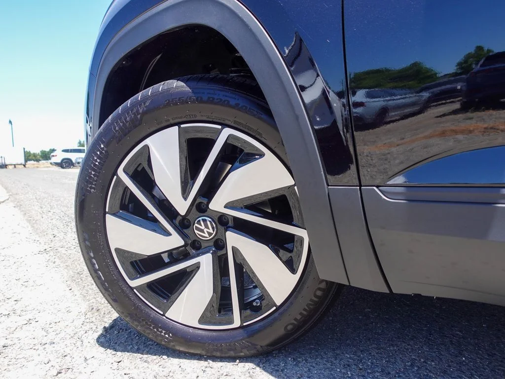 New 2026  Volkswagen SE w/Technology image 11