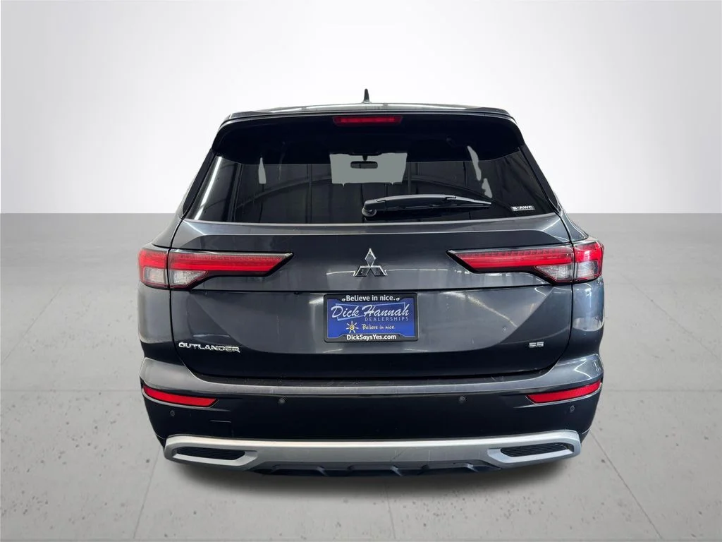 Used 2024 Gray Mitsubishi SE image 5