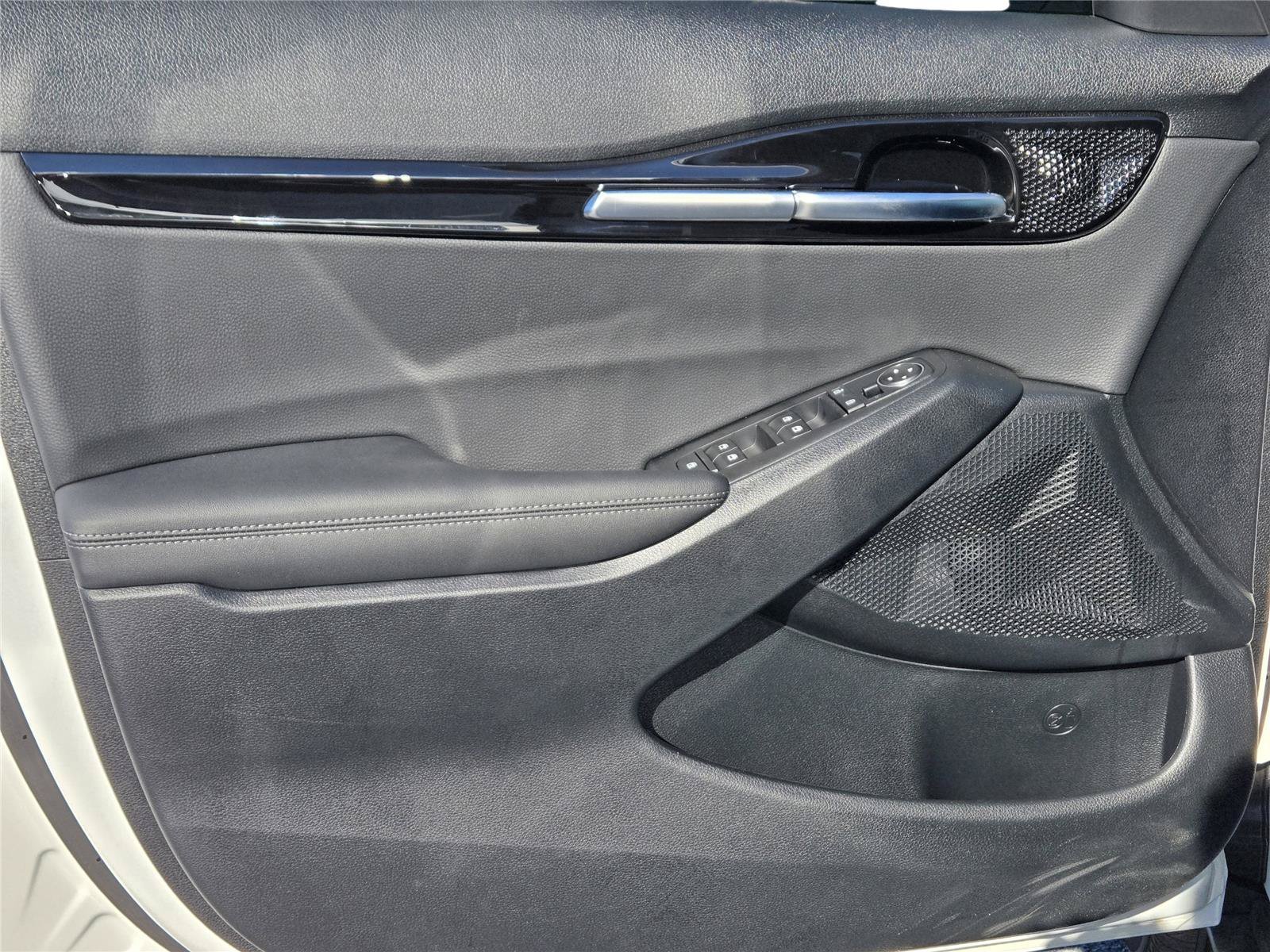 New 2026 Snow White Pearl Kia EX image 14