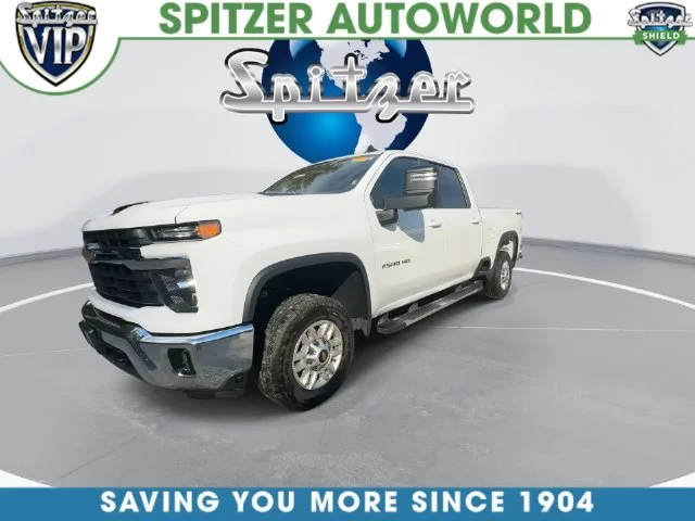 Used 2025 White Chevrolet LT image 6