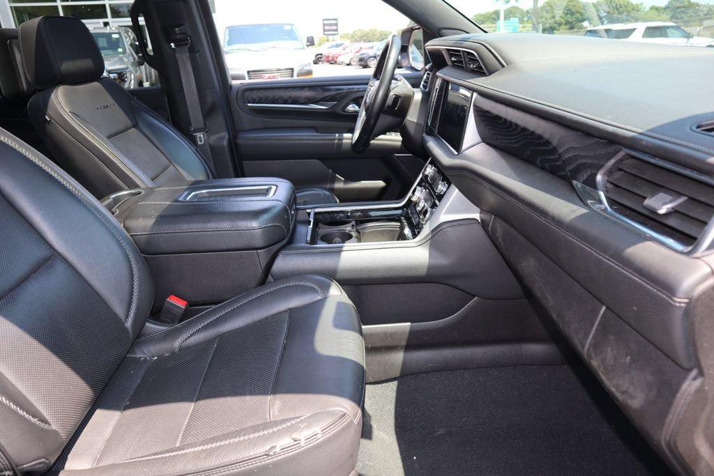 Used 2021 WHITE FROST TRICOAT GMC Denali image 27