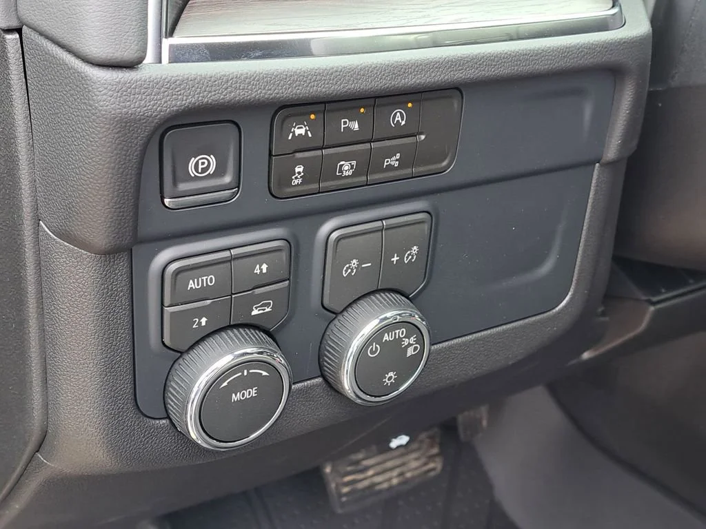 2026 Chevrolet Tahoe LS - Photo 8