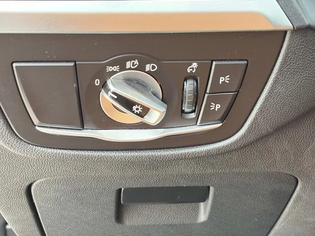 Used 2023 Gray BMW sDrive30i image 23