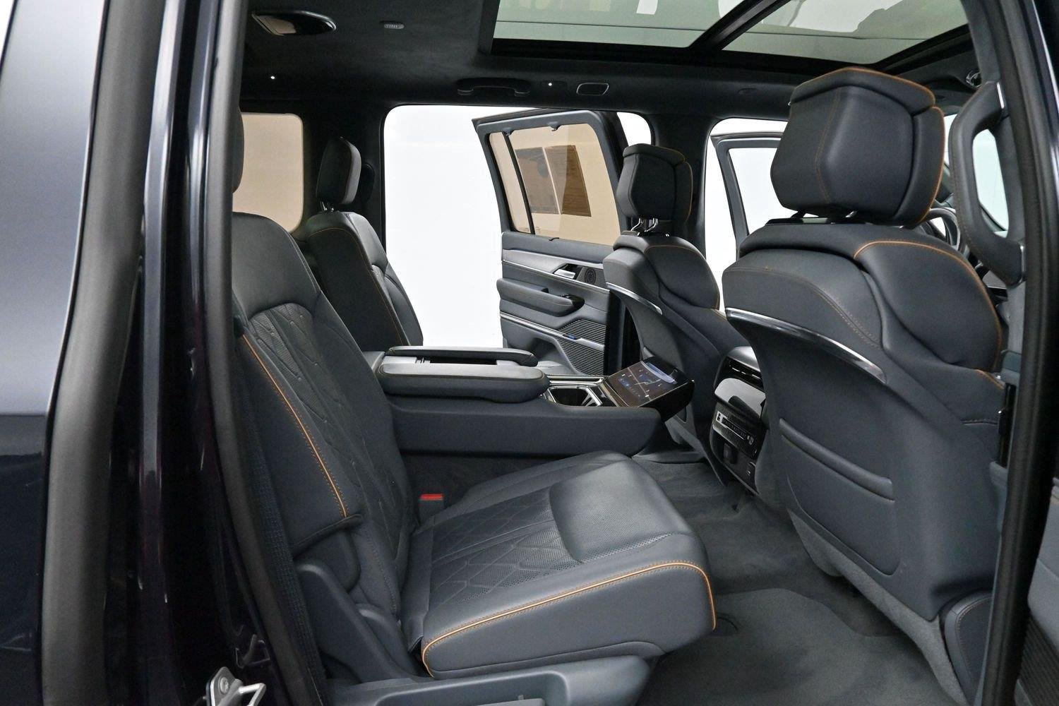 Used 2022 Blue Jeep Series III image 40