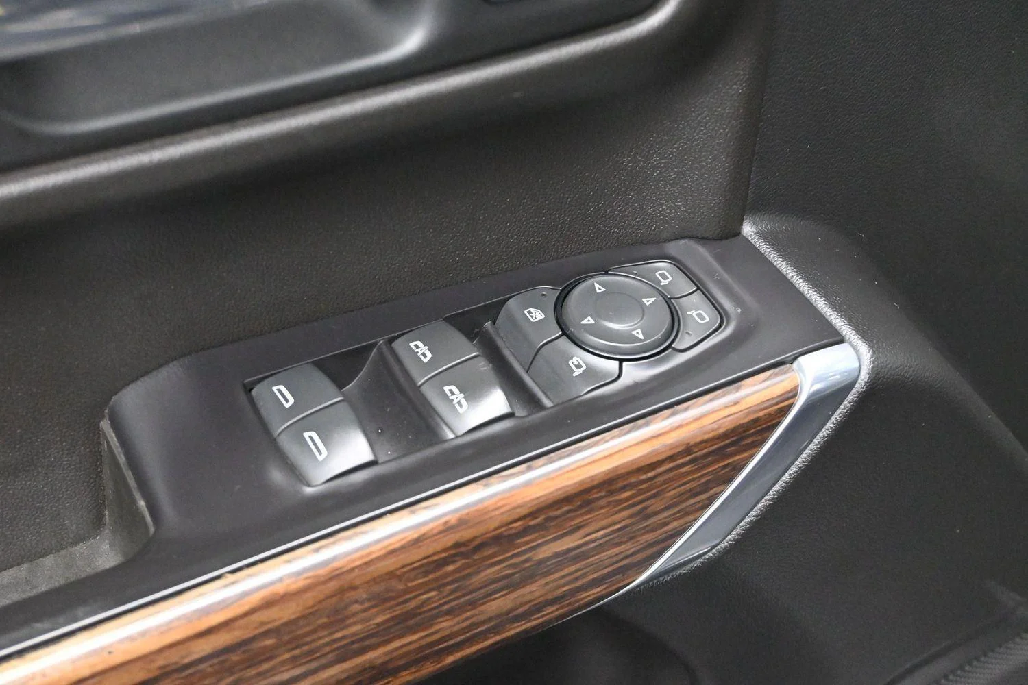 Used 2019 BLACK Chevrolet High Country image 11