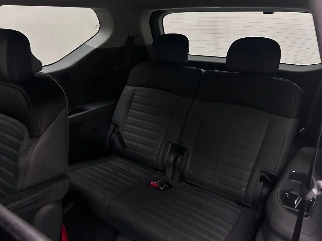 Used 2024 White Kia Land image 15
