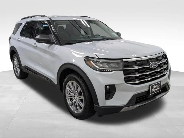 New 2026 Space White Metallic Ford Active image 45