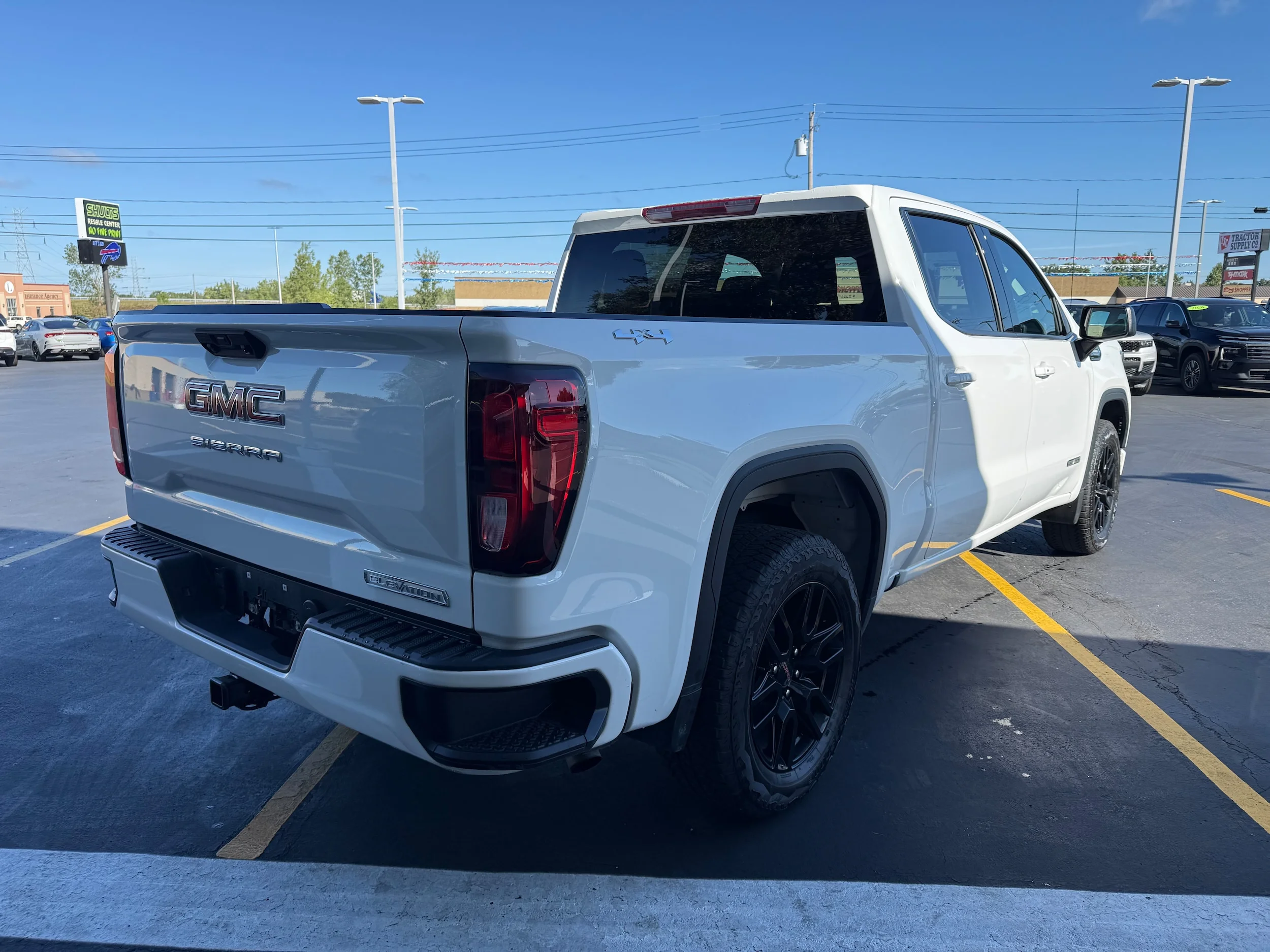Used 2025 Summit White GMC Elevation image 8