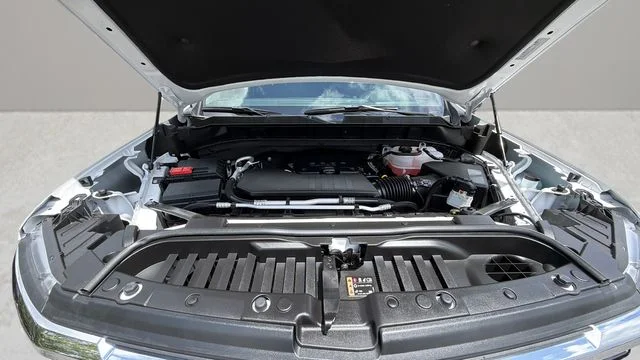 Used 2026 White Chevrolet LT image 32