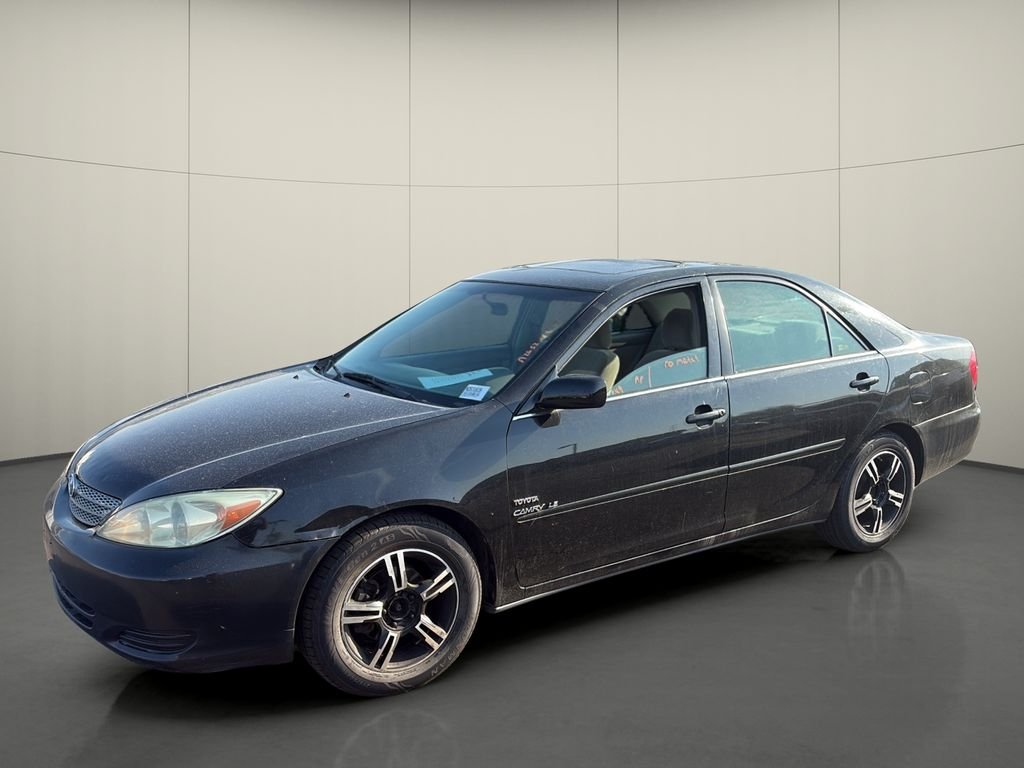 Used 2004 Black Toyota LE image 3