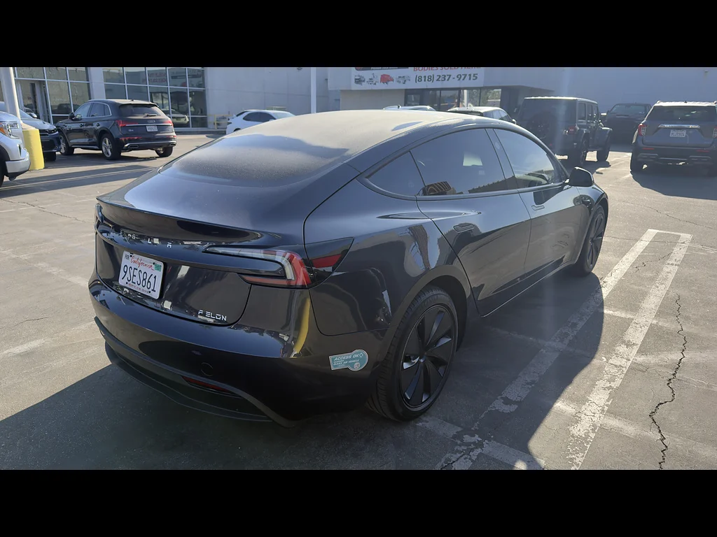 Used 2025  Tesla Long Range image 3
