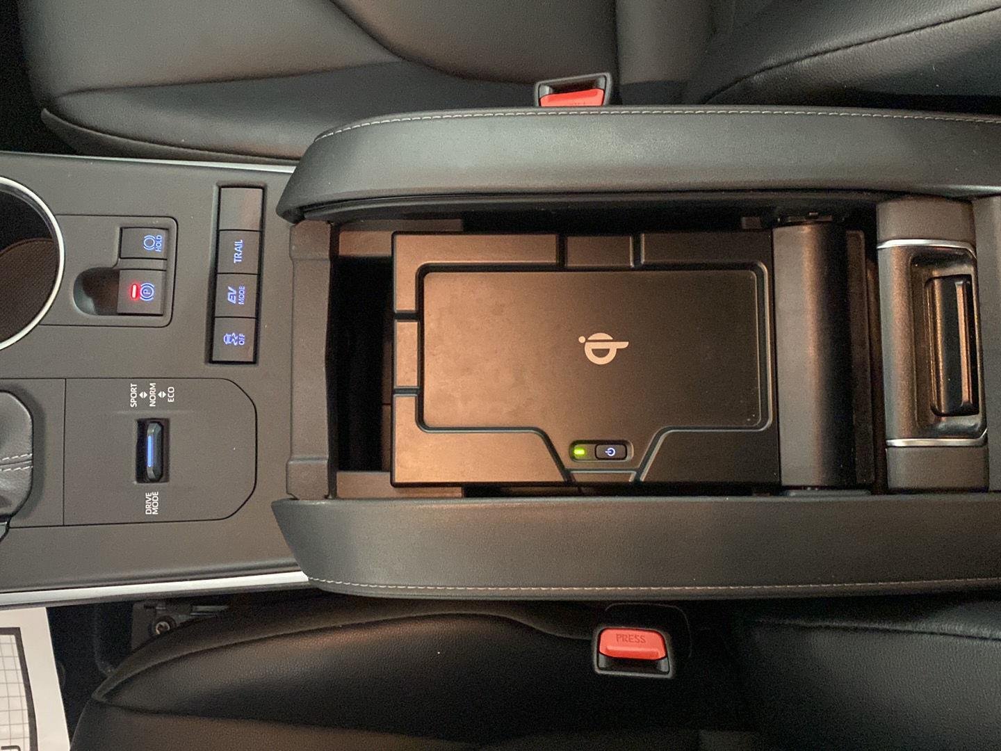 Used 2022 Pearl Toyota XLE image 19