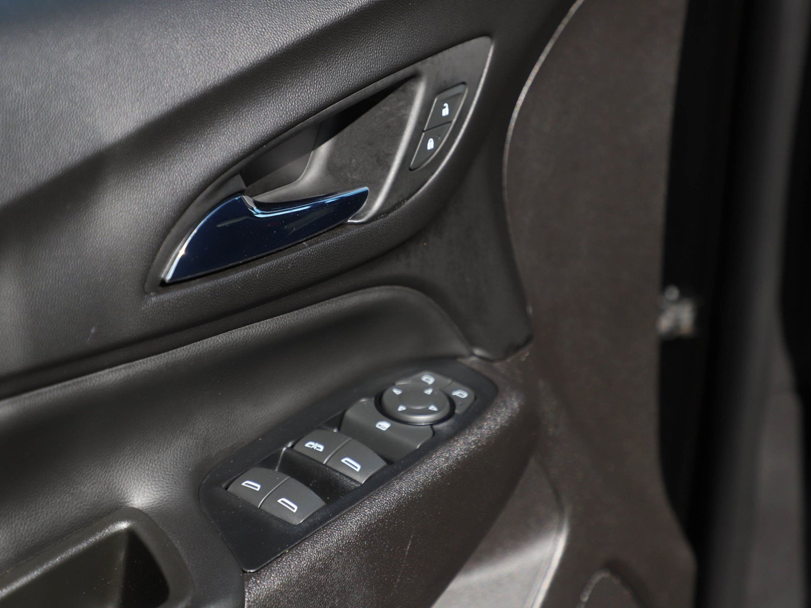 Used 2019 MOSAIC BLACK METALLIC Chevrolet LT image 21
