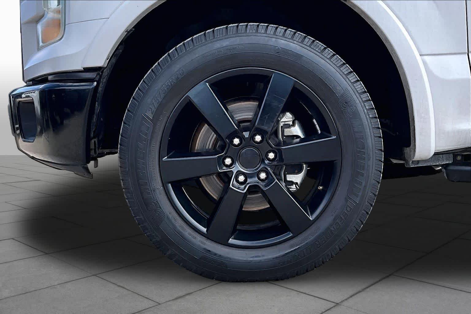 Used 2016 Shadow Black Ford XLT image 11