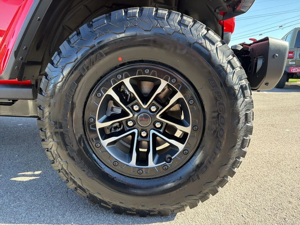 New 2026 Firecracker Red Clear-Coat Exterior Paint Jeep Rubicon X image 12