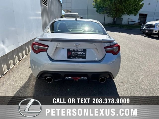 Used 2018 Gray Toyota Base image 4