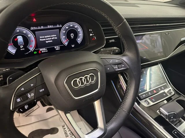 Used 2025 Mythos Black Metallic Audi 55 Premium Plus image 38