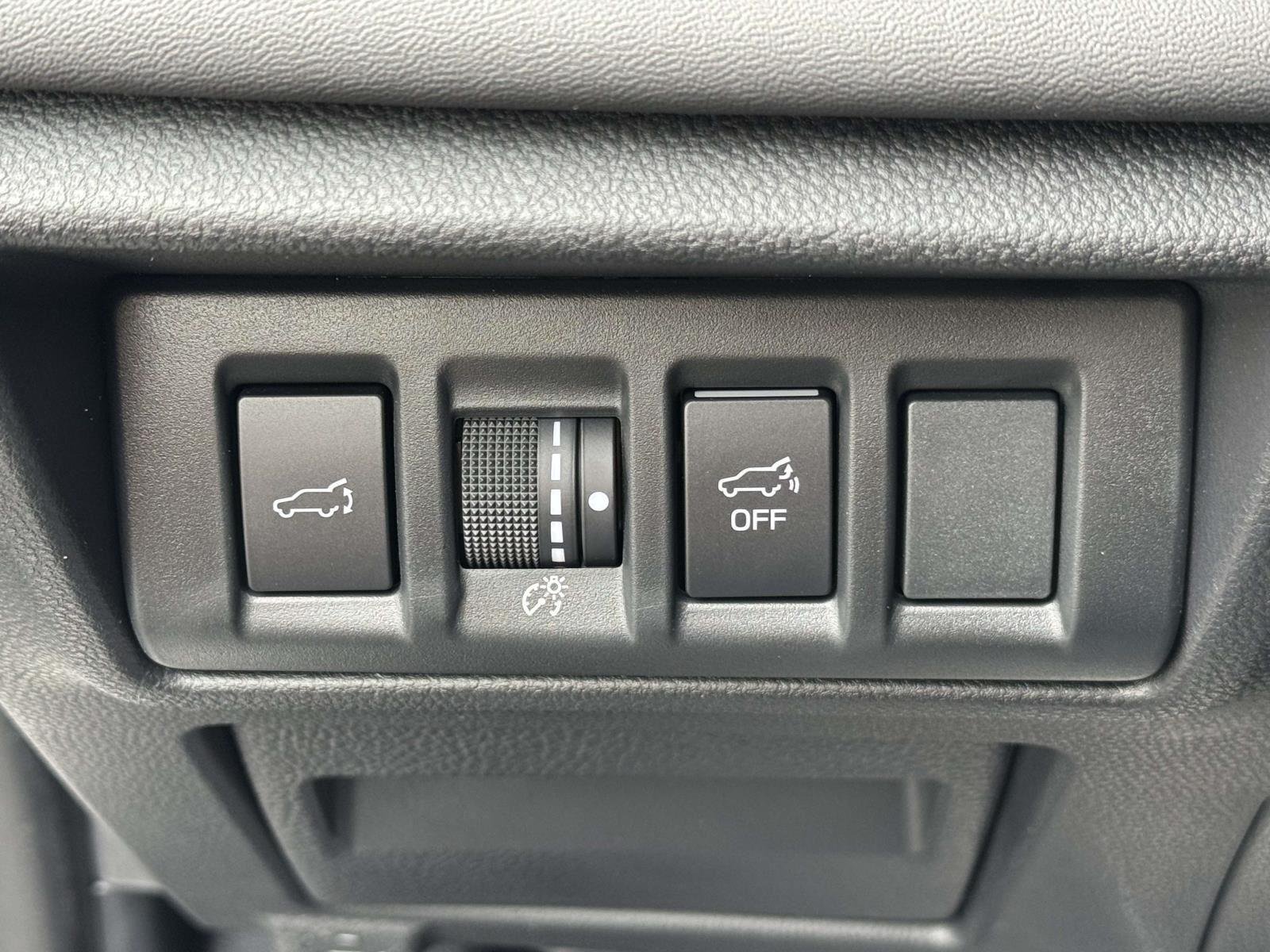 Used 2020 Crystal White Pearl Subaru Limited XT image 21
