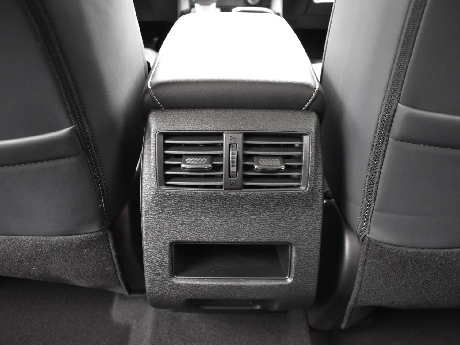 New 2026 Gray Mitsubishi SE 1.5T 2WD image 14