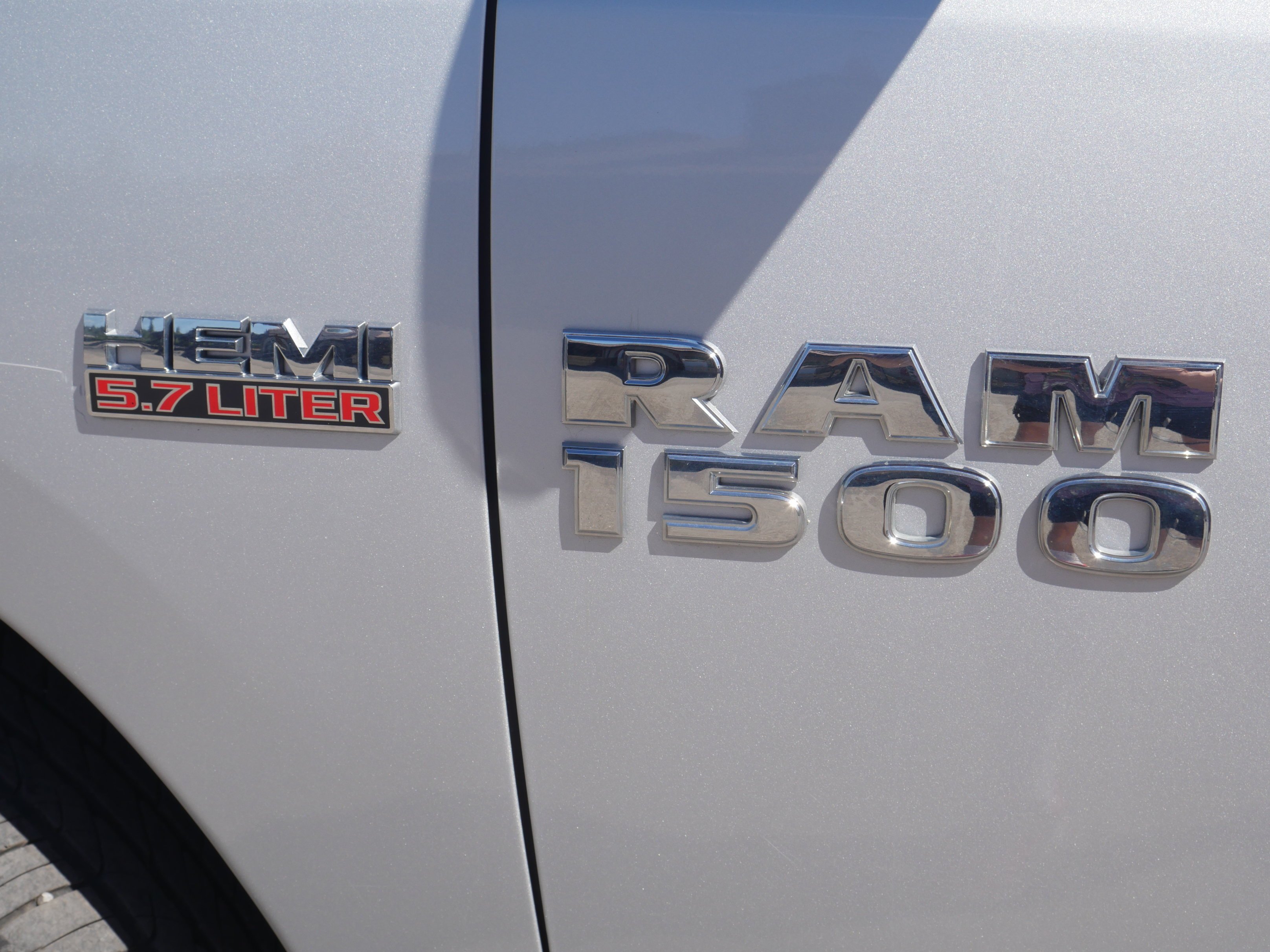 Used 2013 Bright Silver Clearcoat Metallic Ram Sport image 16