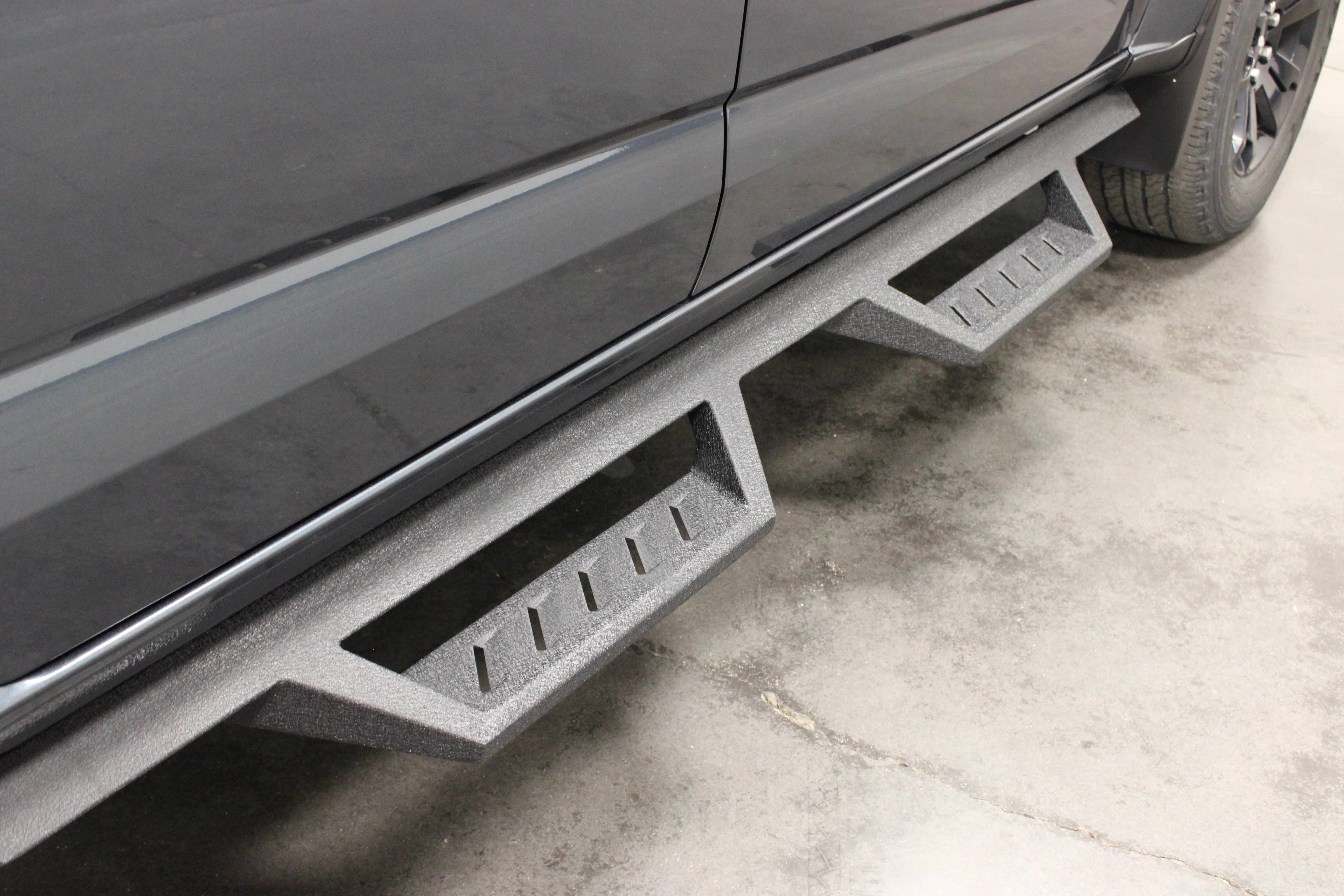 Used 2019 Shadow Gray Metallic Chevrolet Z71 image 10
