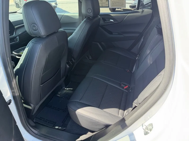 Used 2025 Summit White Chevrolet LT image 16