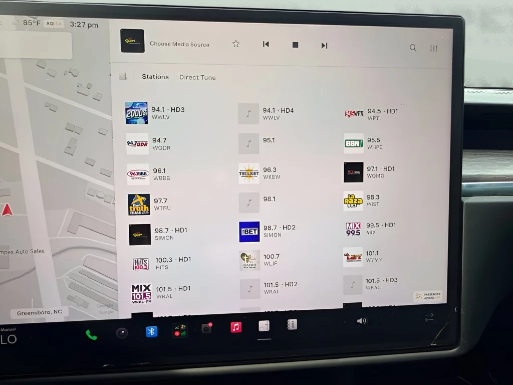 Used 2023 White Tesla Base image 15