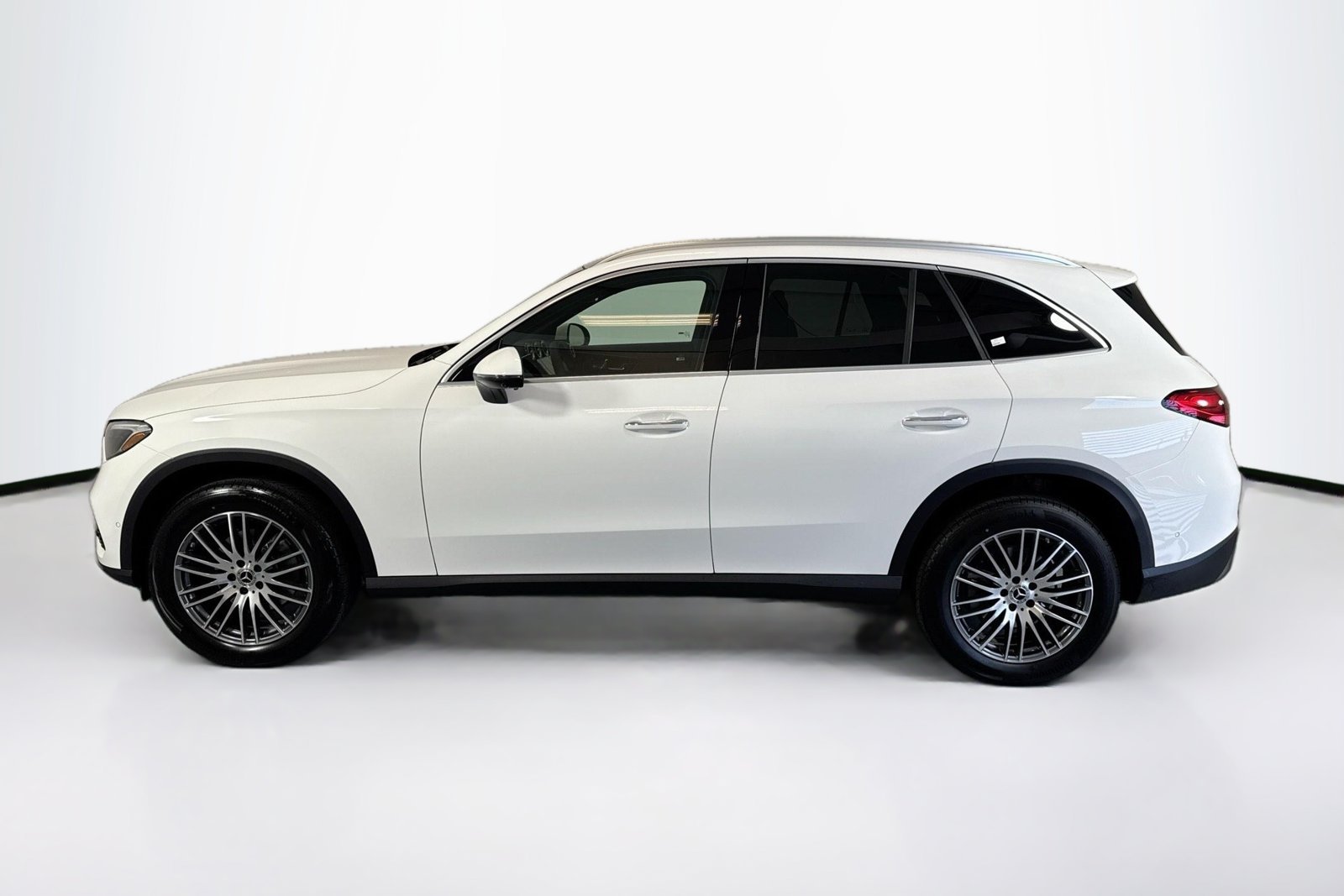 New 2026 Polar White Mercedes-Benz GLC 300 image 8